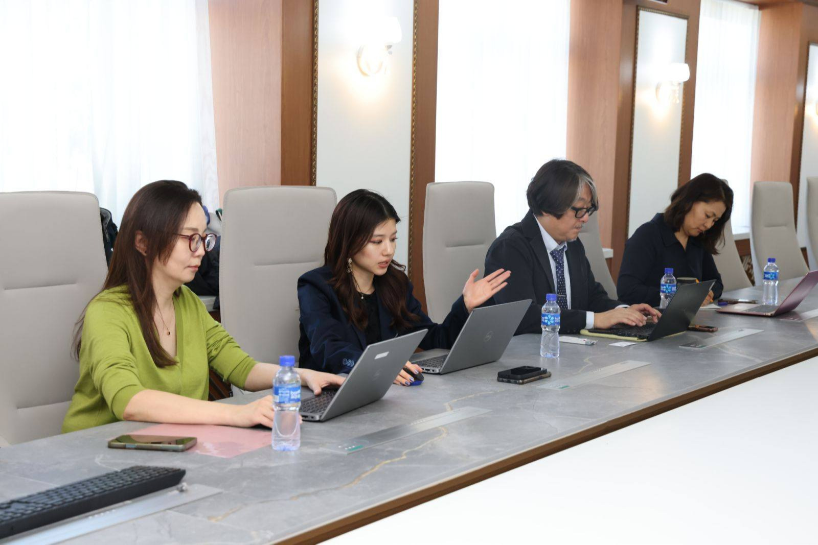 Нарийвчилсан судалгааны багтай уулзалт хийлээ